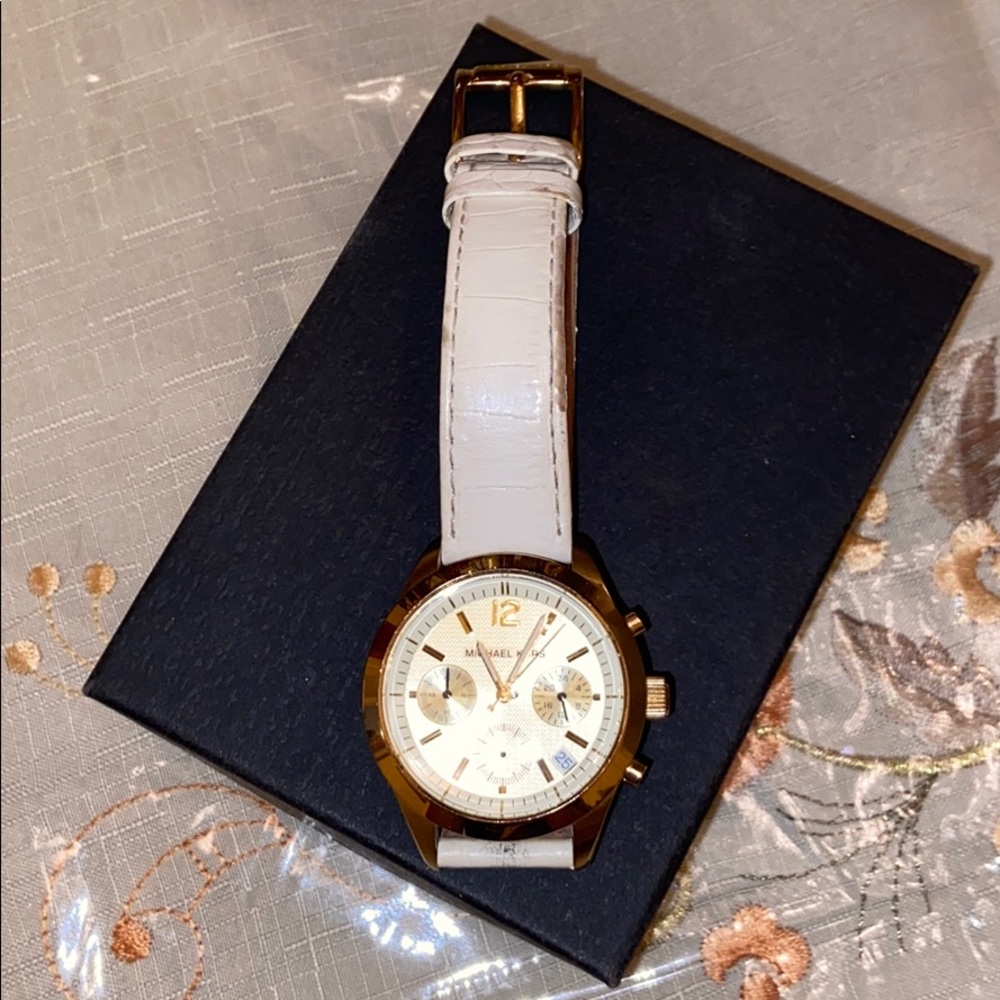 MICHAEL KORS gold/white watch